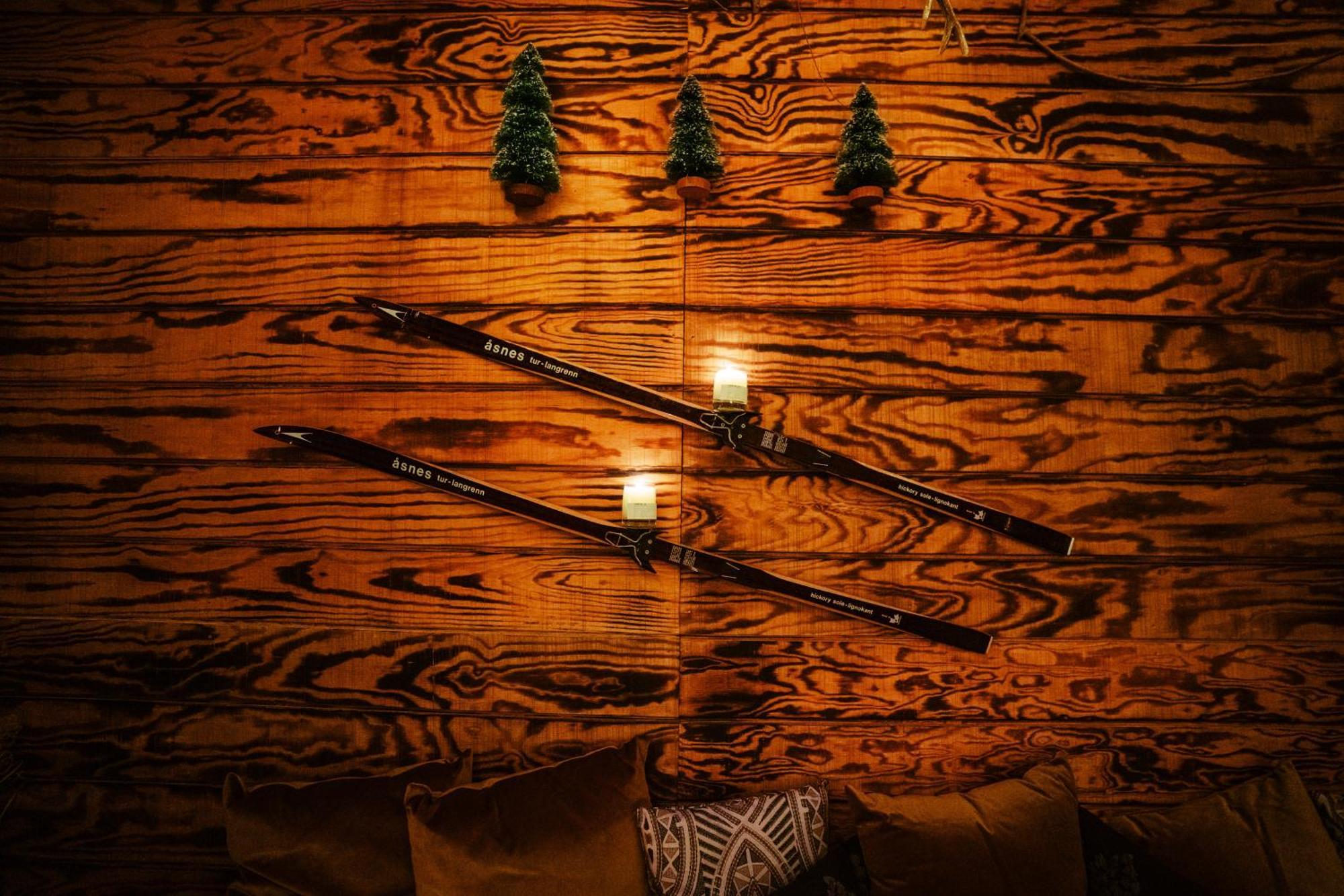 Vignette Collection Yours Truly Dc By Ihg Washington Luaran gambar The two wands of the Order of the Phoenix
